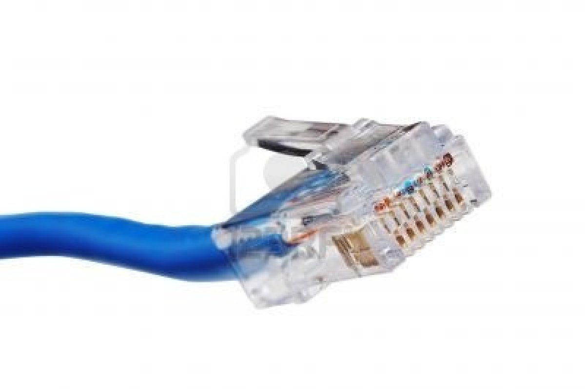 cable-con-conector-rj45 instalador redes wifi